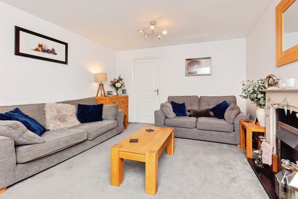 Property photo 2 of 27