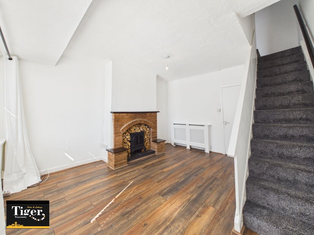 Property photo 3 of 18 Cam03440G0-Pr0606-Still010