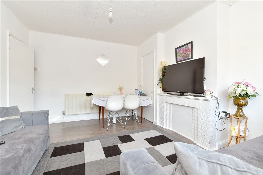 Property photo 3 of 8 Lounge/Diner