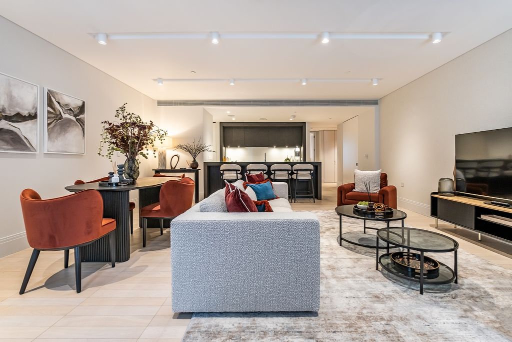 Property photo 1 of 20 Burlington-Gate-08