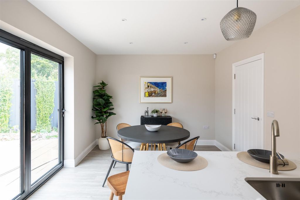 Property photo 3 of 12 Forge Showhome-27.Jpg