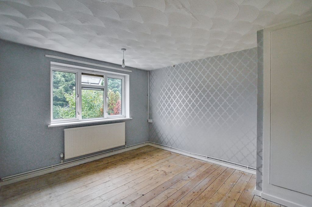 Property photo 2 of 18 32 Ladbrooke Crescent, Sidcup, Da14 4Rt