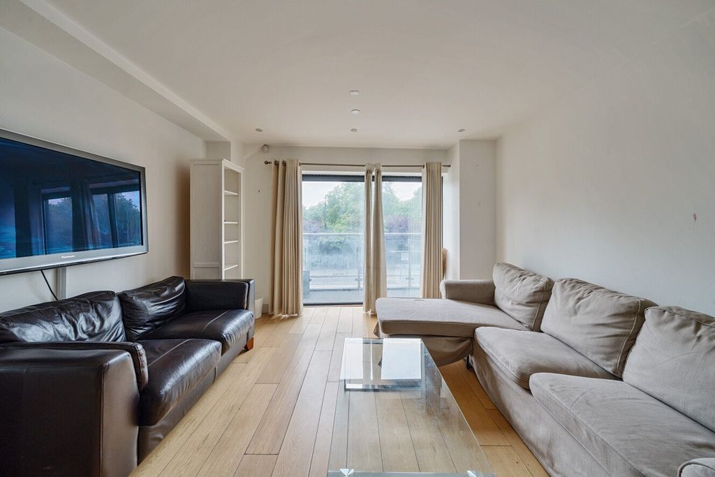 Property photo 1 of 14 Picture No. 08