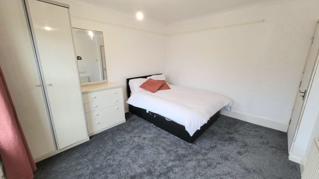 Property photo 1 of 12 Image