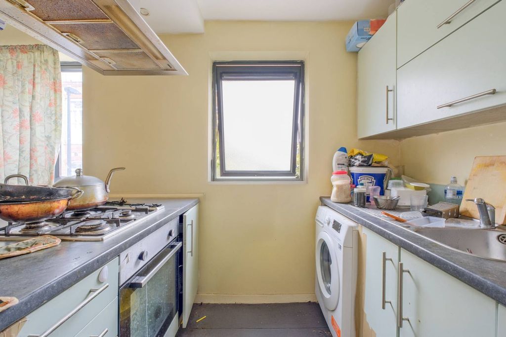 Property photo 3 of 7