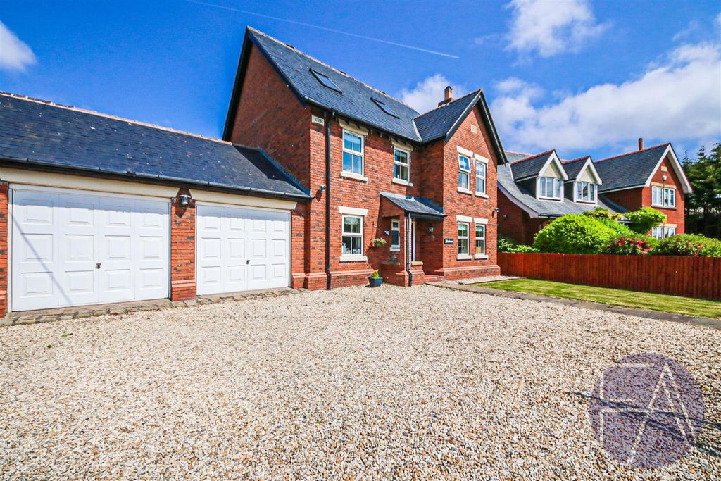 Property photo 1 of 40 5196630
