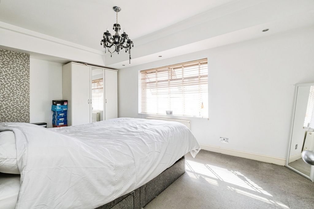 Property photo 2 of 17 Pbox-Img.Jpg