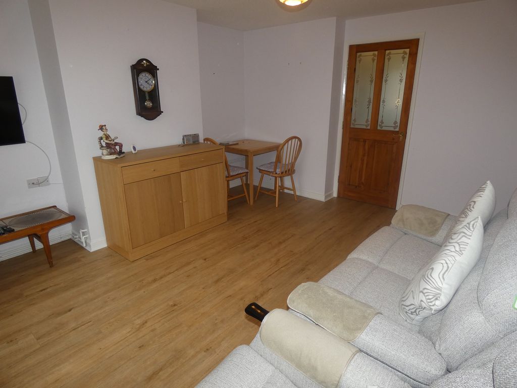 Property photo 2 of 9 Lounge