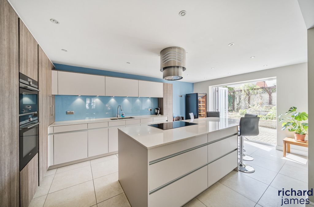 Property photo 3 of 26 991F26A728Ed469Ba9B029c2508527F6