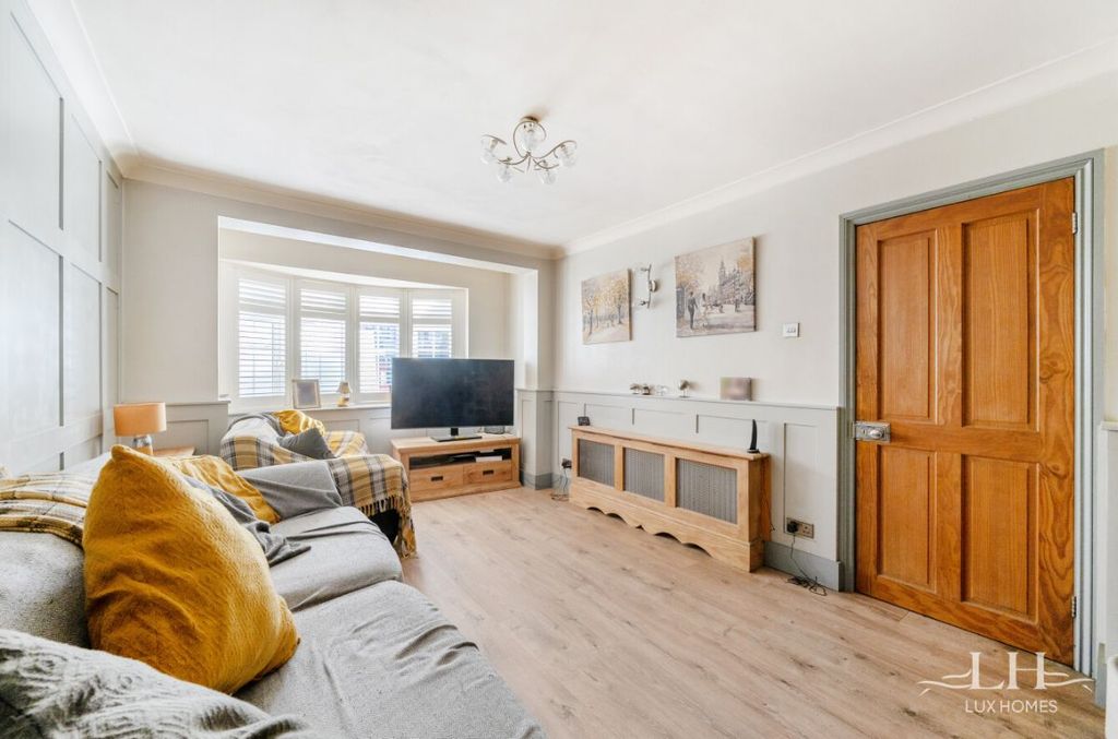 Property photo 2 of 24