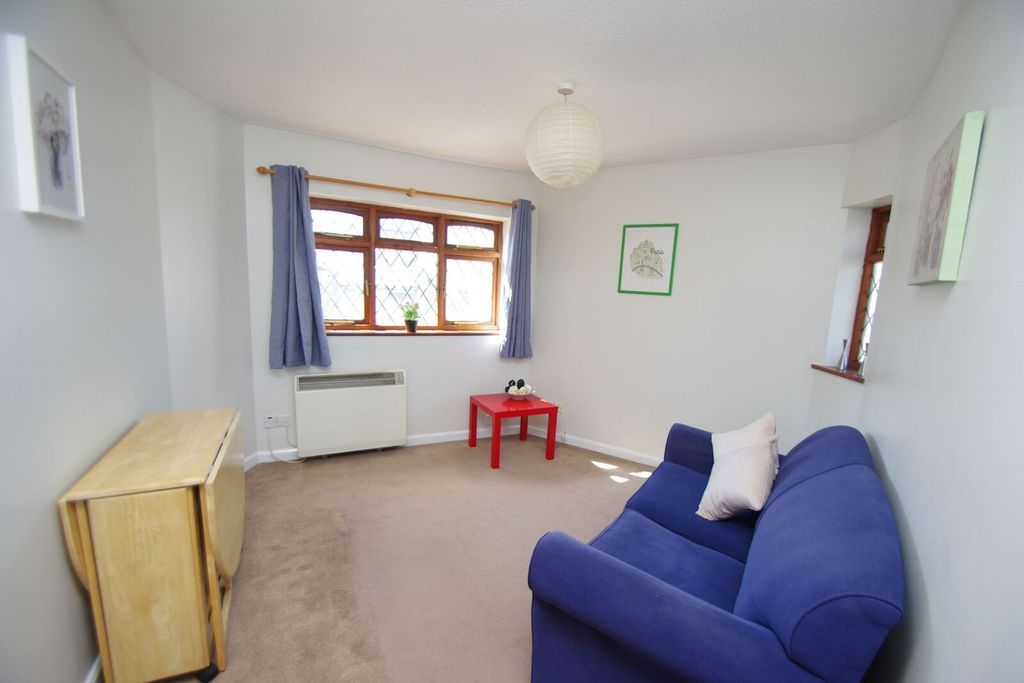 Property photo 2 of 6