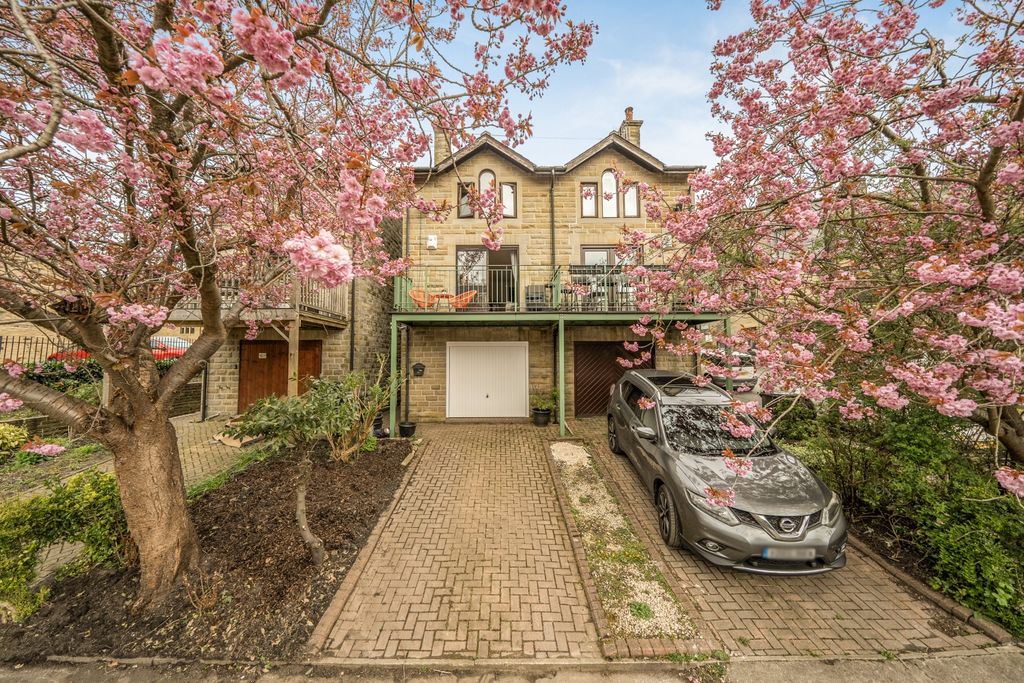 Property photo 1 of 16 1446509-1-69De250d6F8c3