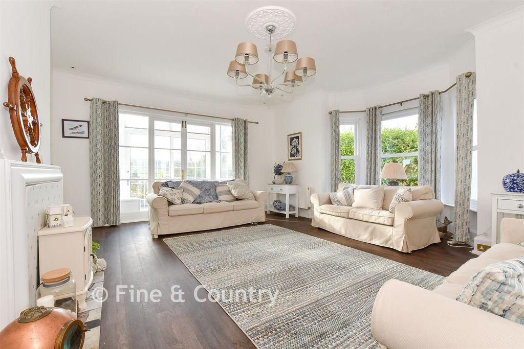 Property photo 1 of 26 Sitting Room