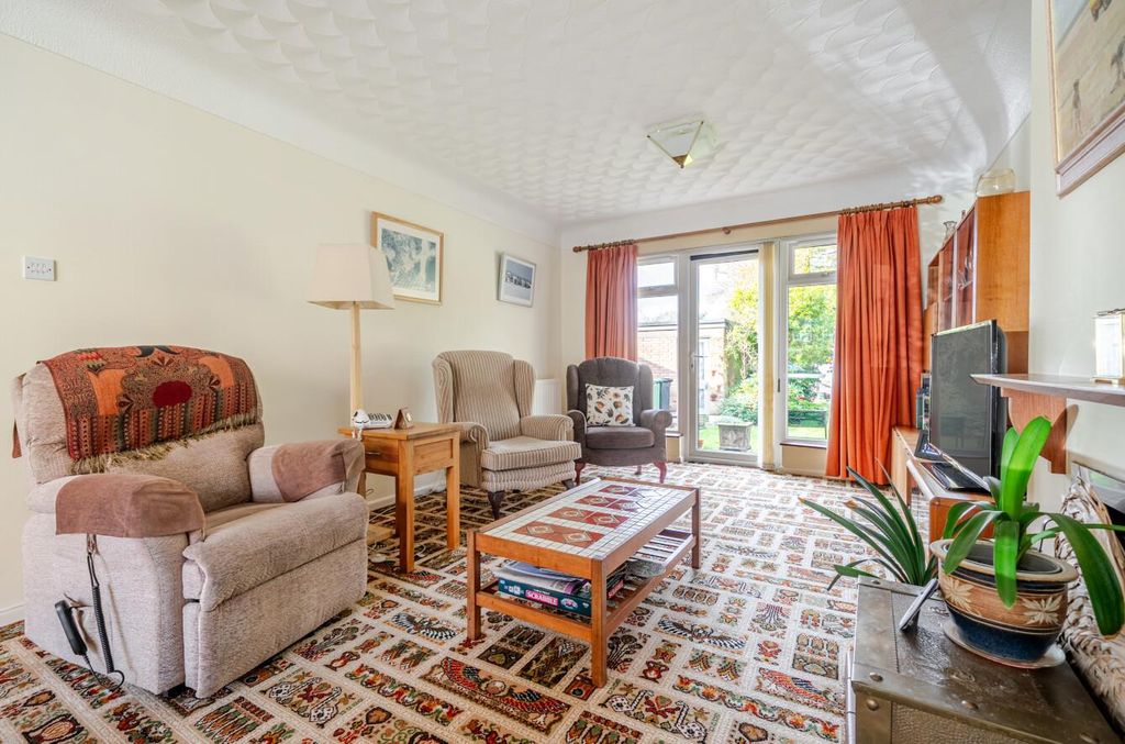 Property photo 2 of 17 1381330-16-6915Cdfa99A7B.Jpg