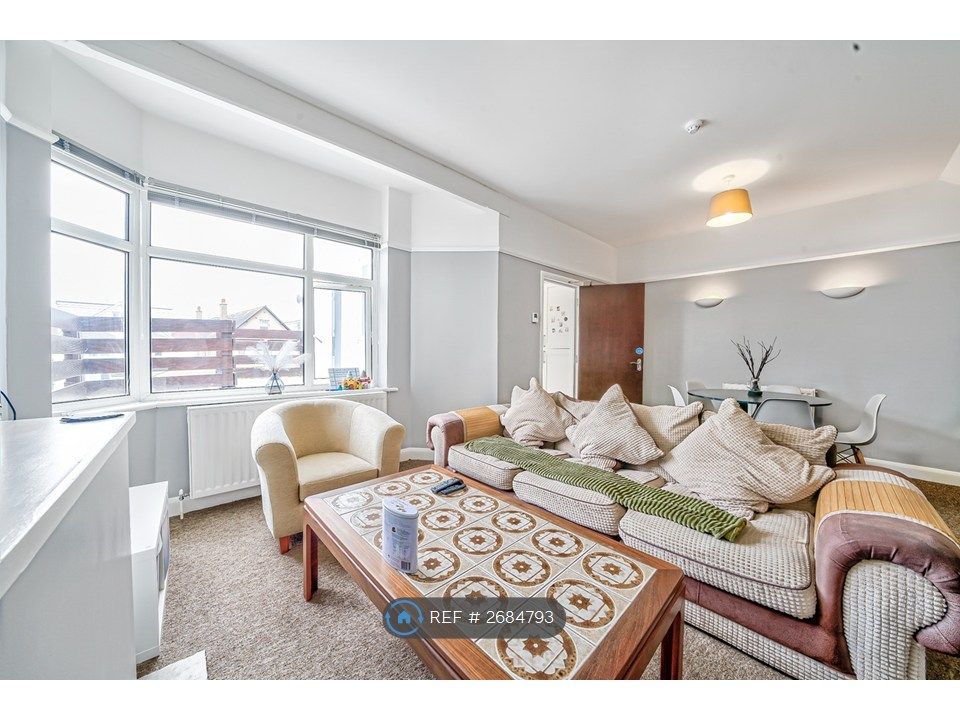 Property photo 3 of 27