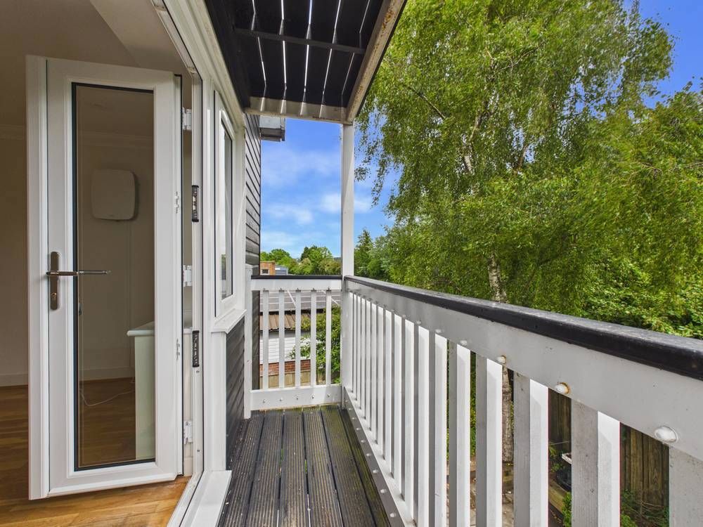 Property photo 2 of 16 Giraffe360-Still012