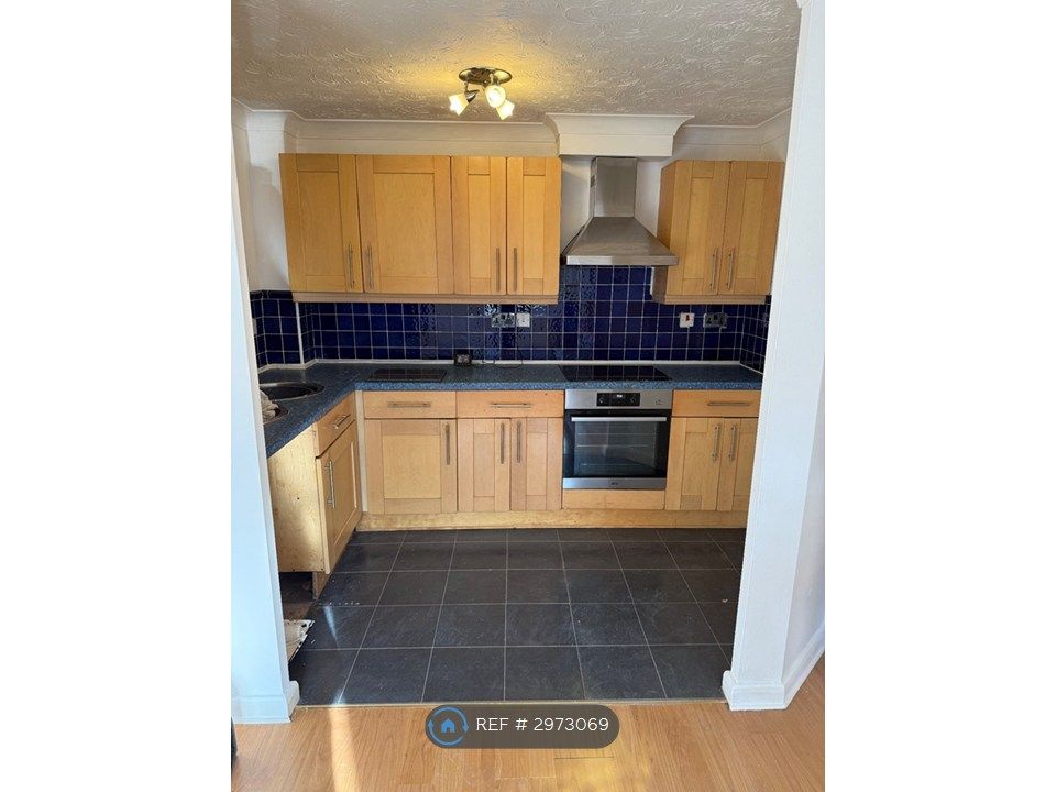 Property photo 3 of 21 Kitchen
