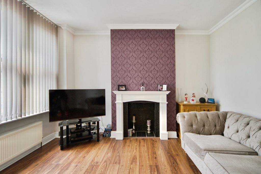 Property photo 3 of 21 Pbox-Img.Jpg