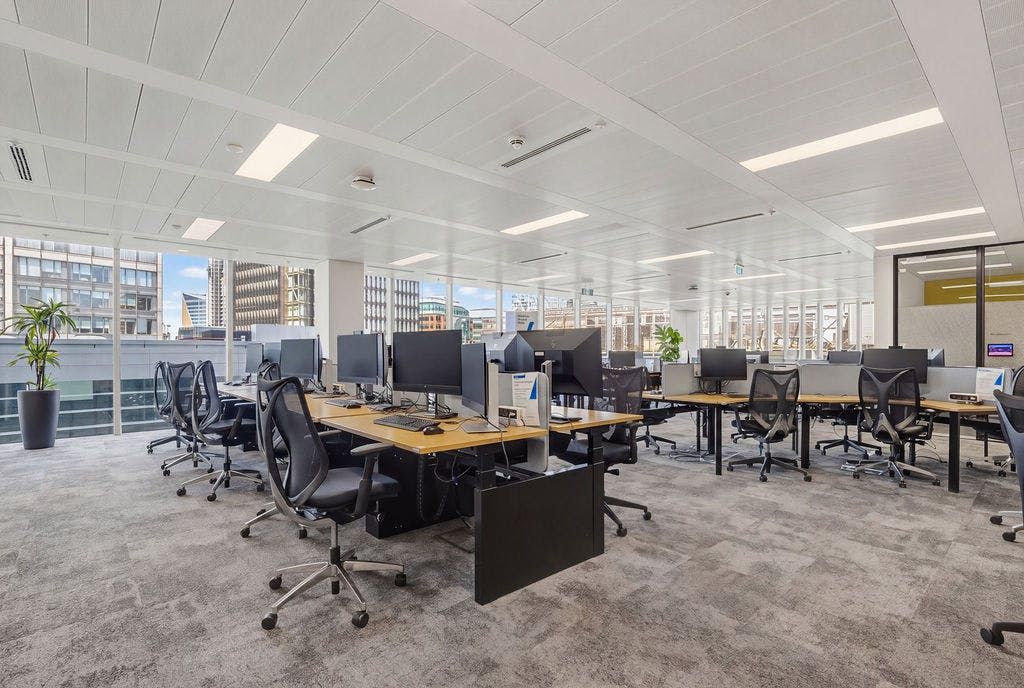 Property photo 3 of 11 Stmaryaxe70,9Thfloor-28.Jpg