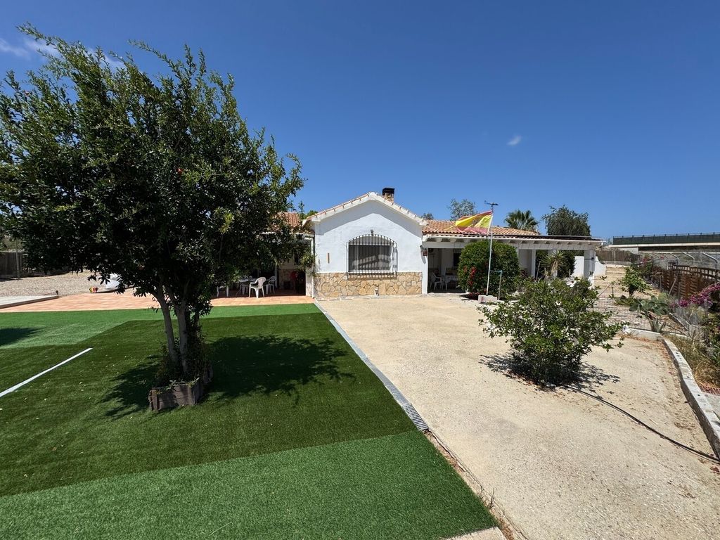 Property photo 2 of 30