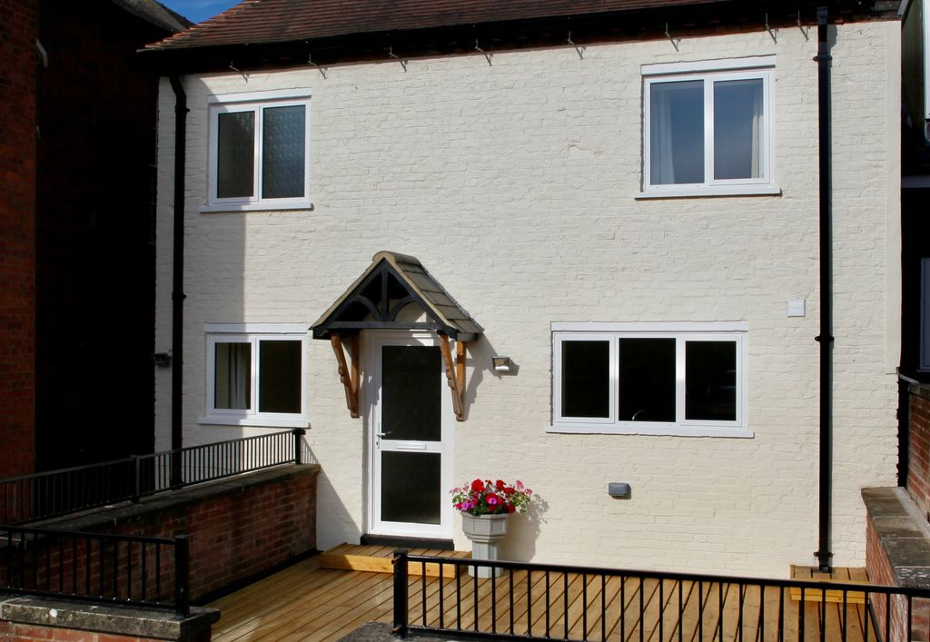 Property photo 1 of 10 Photo 0