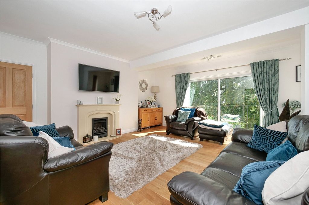 Property photo 2 of 28 Picture No. 08