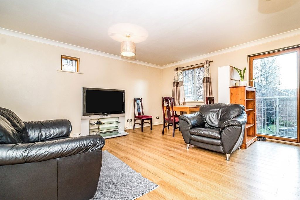 Property photo 2 of 10 Picture No. 12