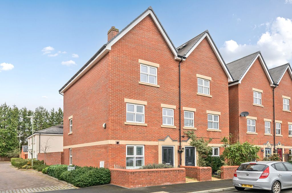 Property photo 1 of 12 1418071-1-69B927d...