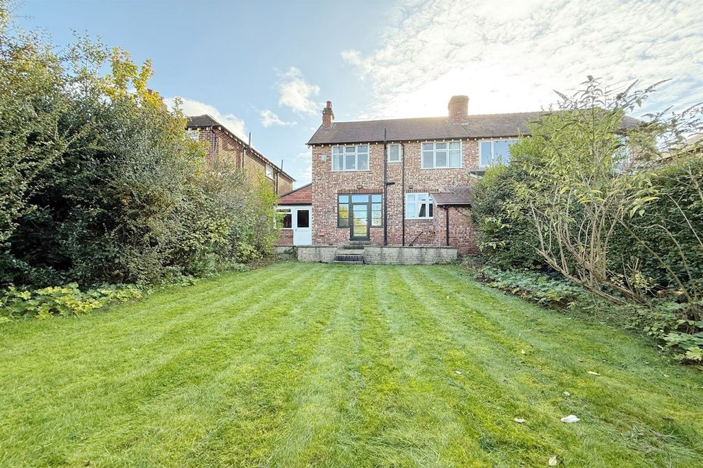 Property photo 3 of 21 Garden