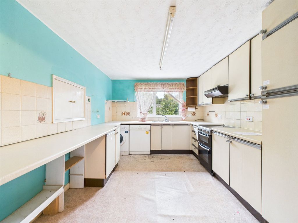 Property photo 3 of 13 Kitchen