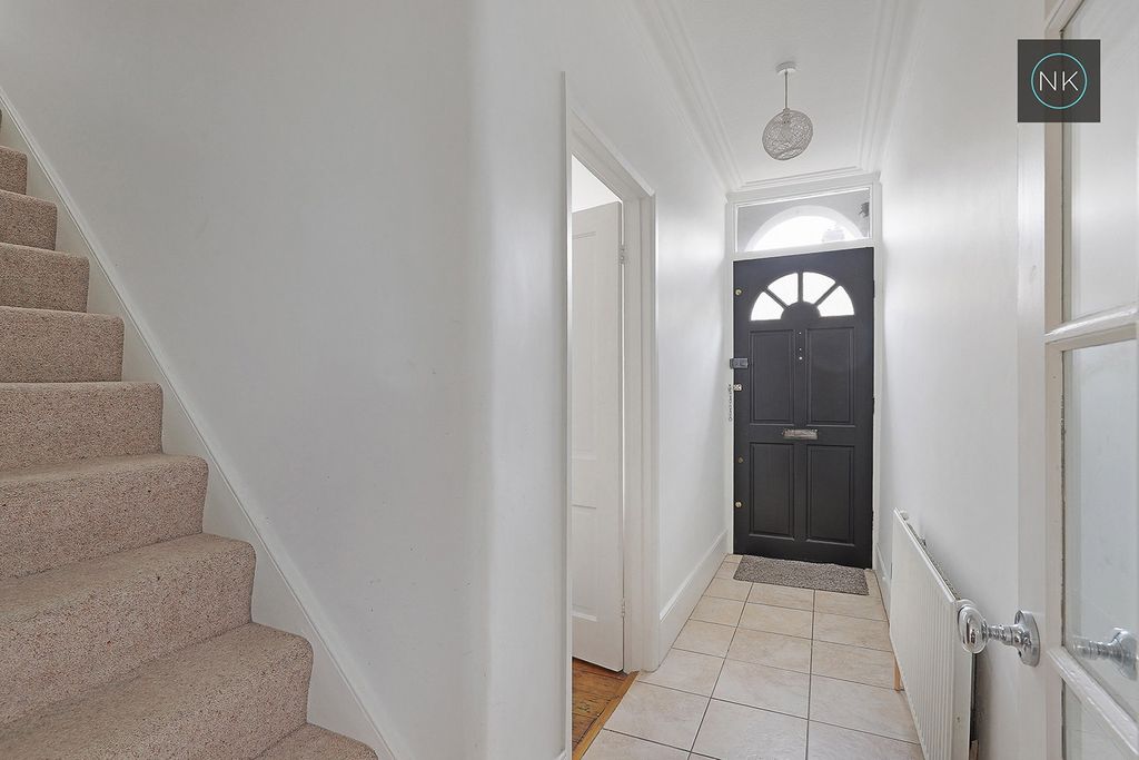 Property photo 2 of 21 4335882