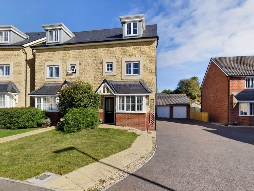 Property photo 1 of 14 Front External