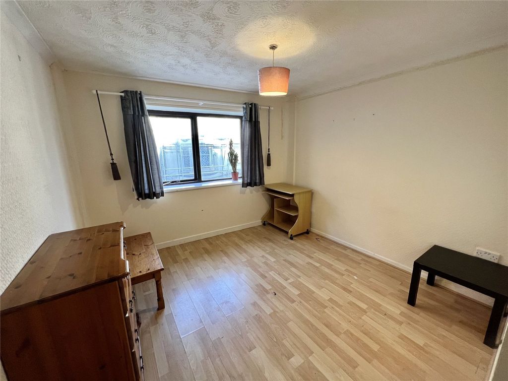 Property photo 2 of 10 Picture No. 04