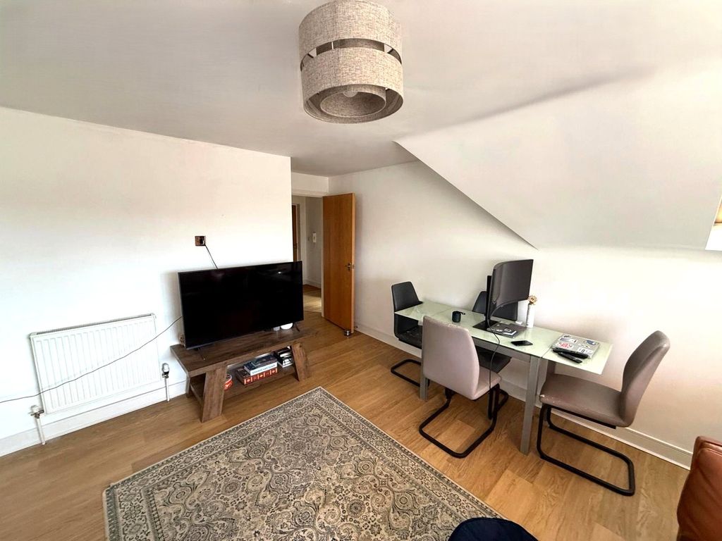 Property photo 3 of 11 Picture No. 27
