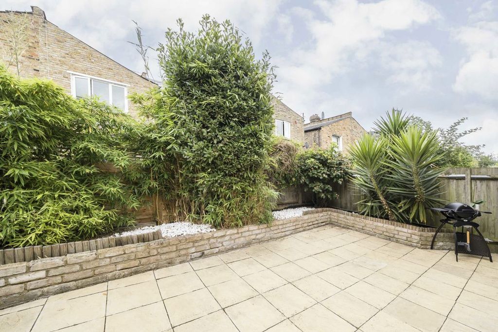 Property photo 3 of 7