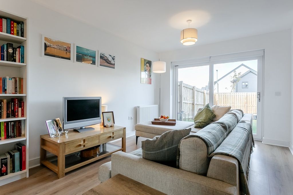 Property photo 3 of 34