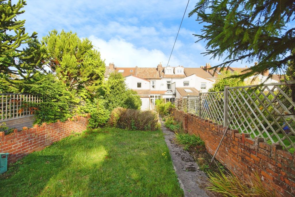 Property photo 3 of 17 Photo