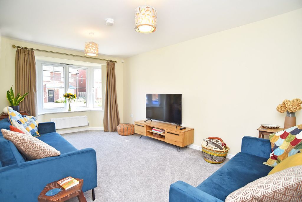 Property photo 3 of 14