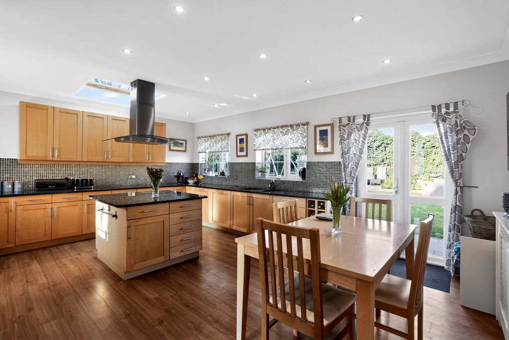 Property photo 2 of 20 Kitchen