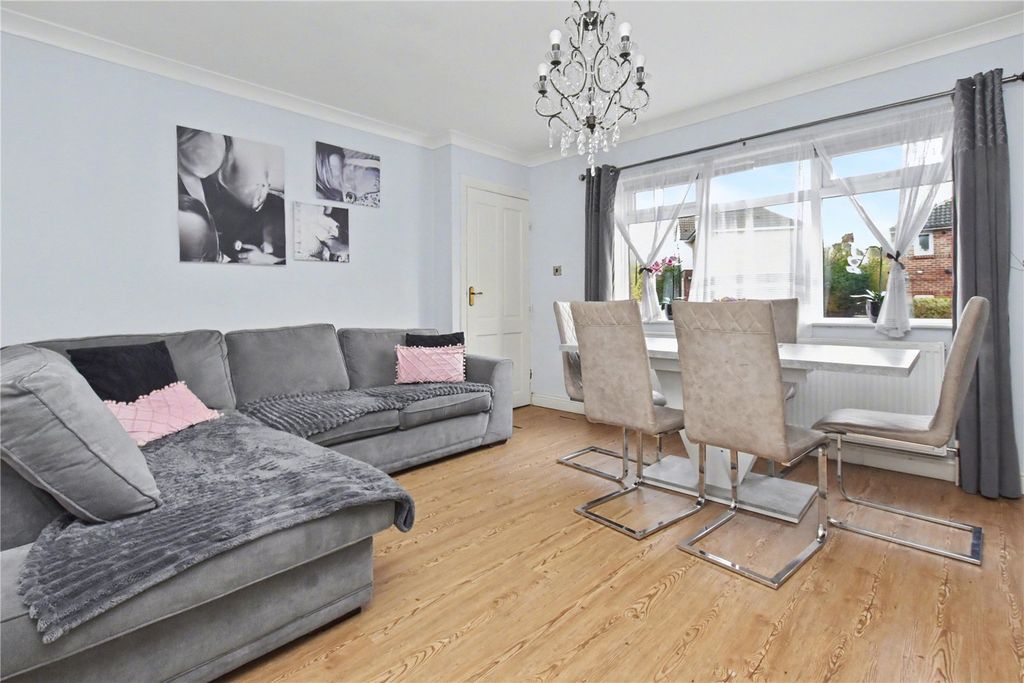 Property photo 3 of 16 Picture 3