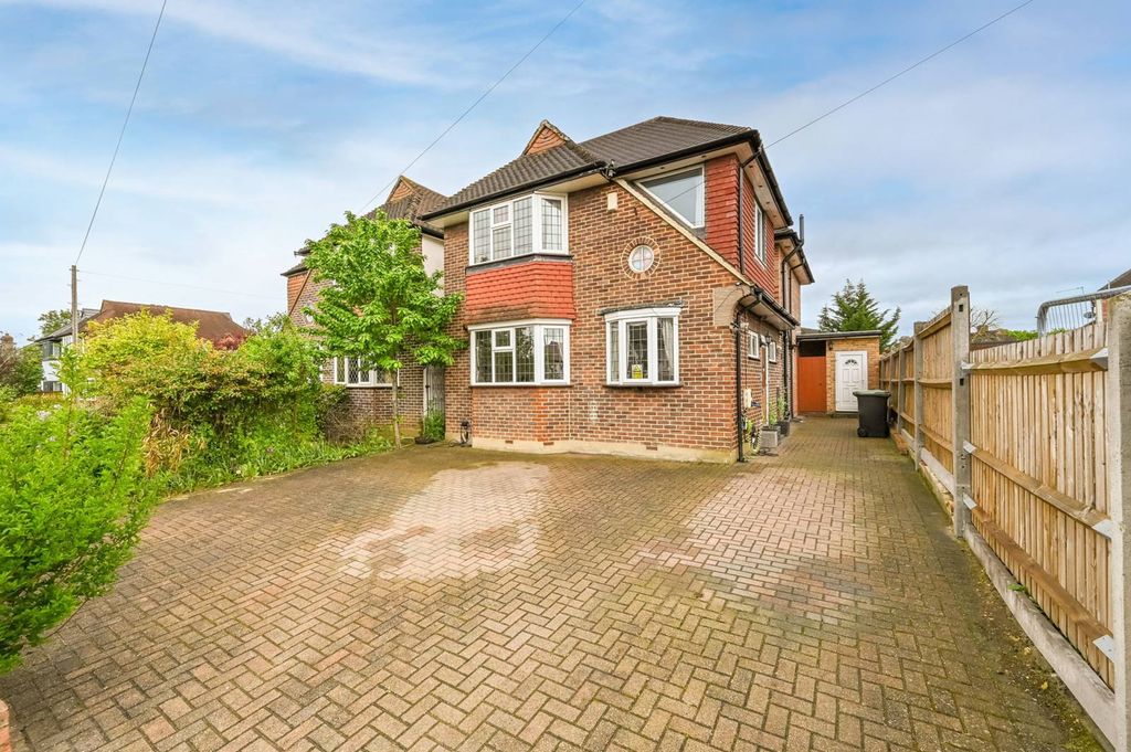 Property photo 2 of 12