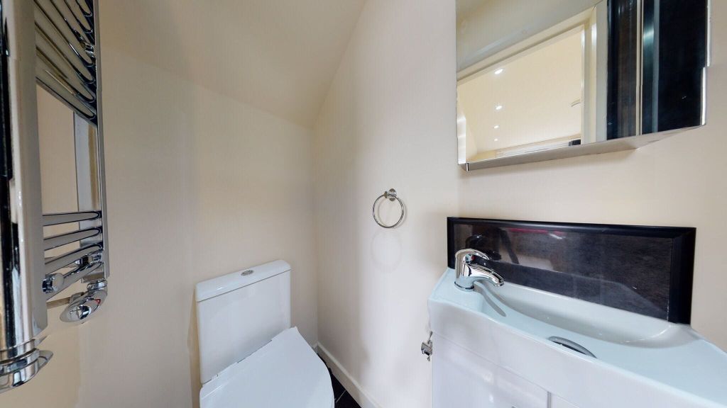 Property photo 3 of 8 Bathroom