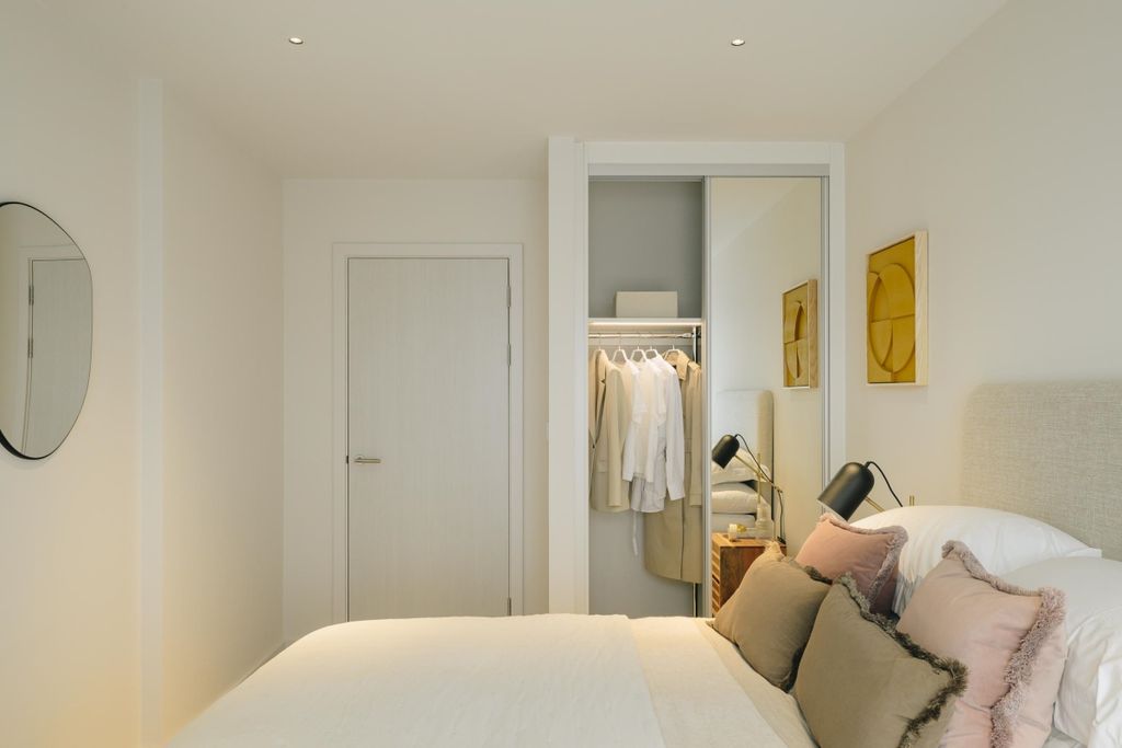 Property photo 1 of 8 Bedroom