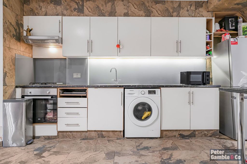 Property photo 3 of 20