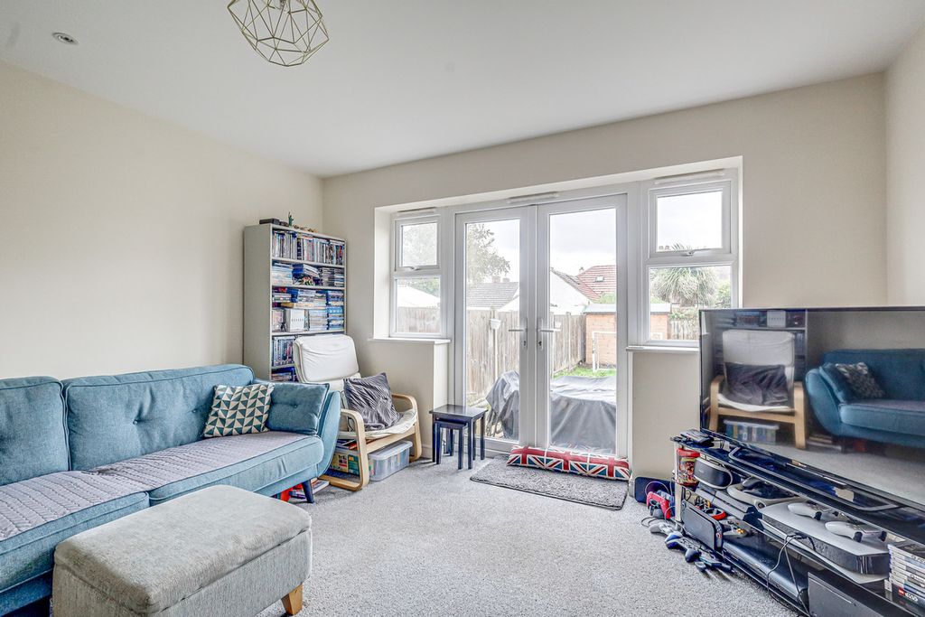 Property photo 2 of 17