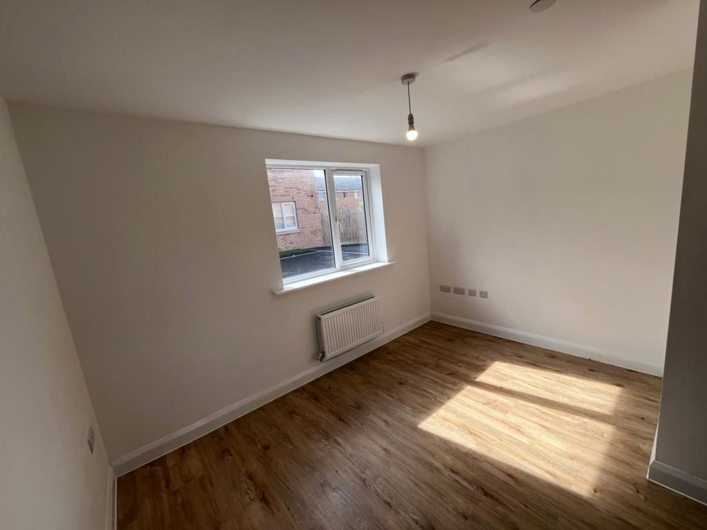 Property photo 3 of 7 Dining Room