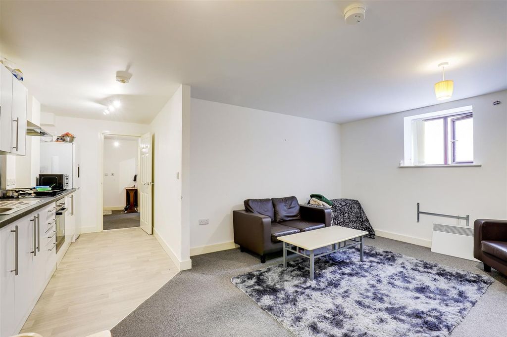 Property photo 3 of 11