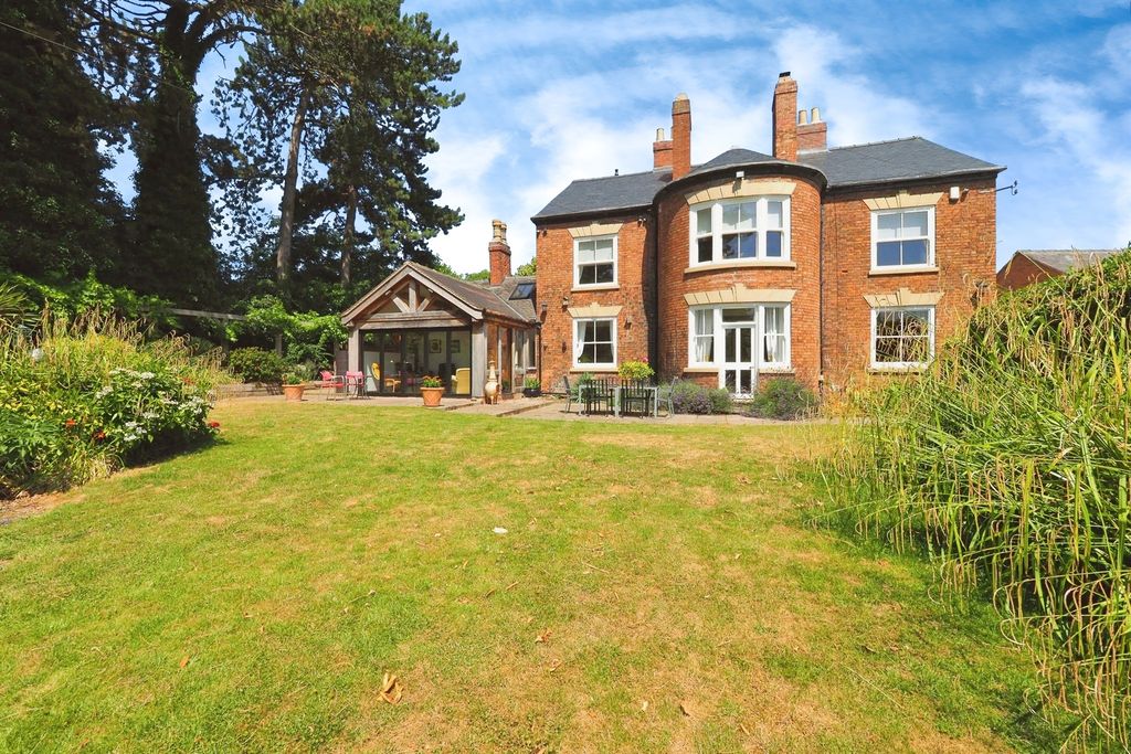 Property photo 1 of 17