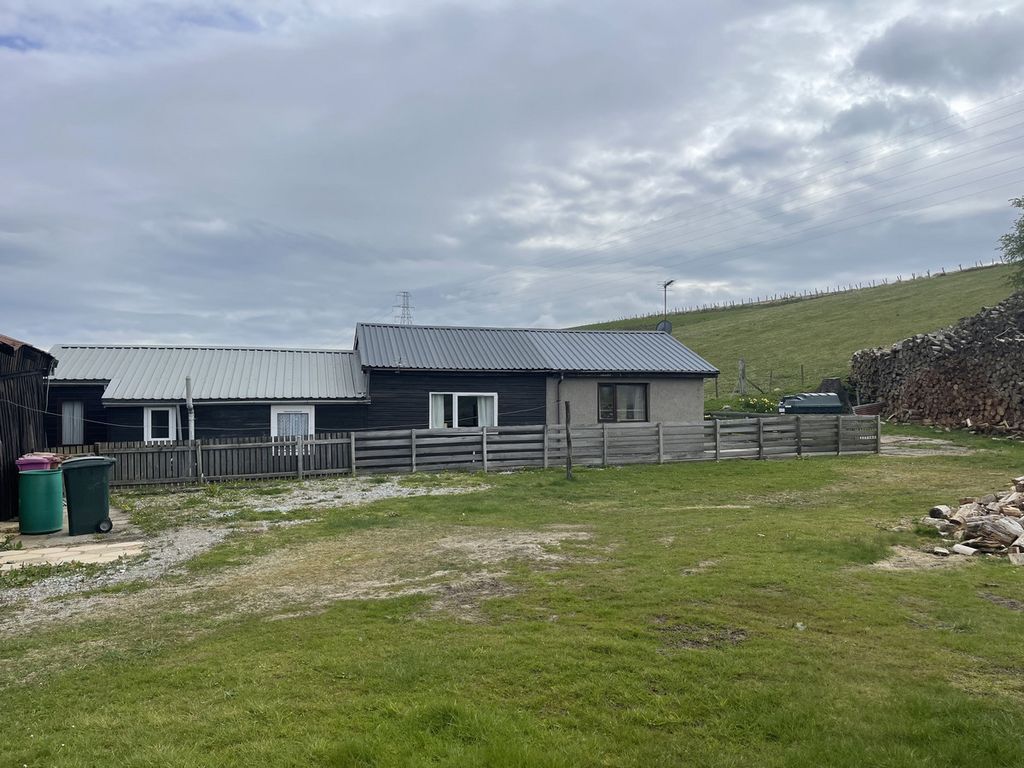 Property photo 1 of 32