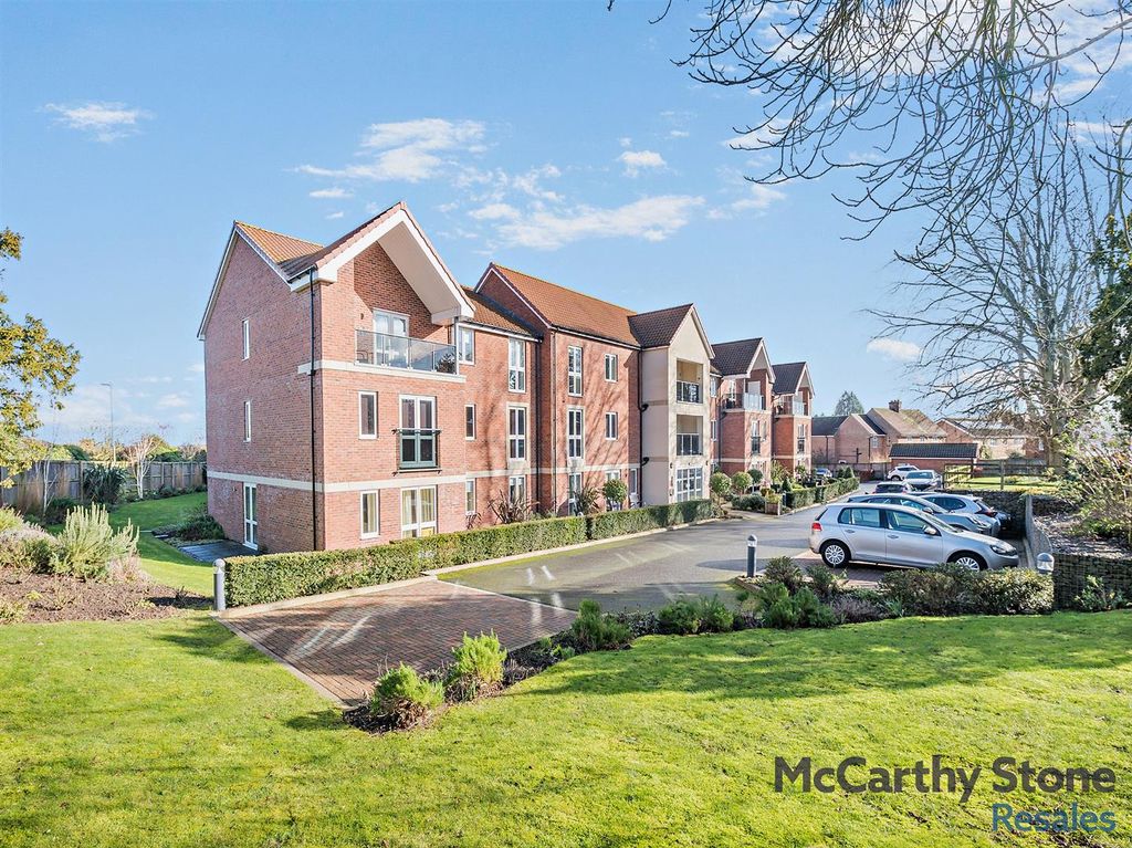 Property photo 1 of 30 8677737-Exterior07-800.Jpg